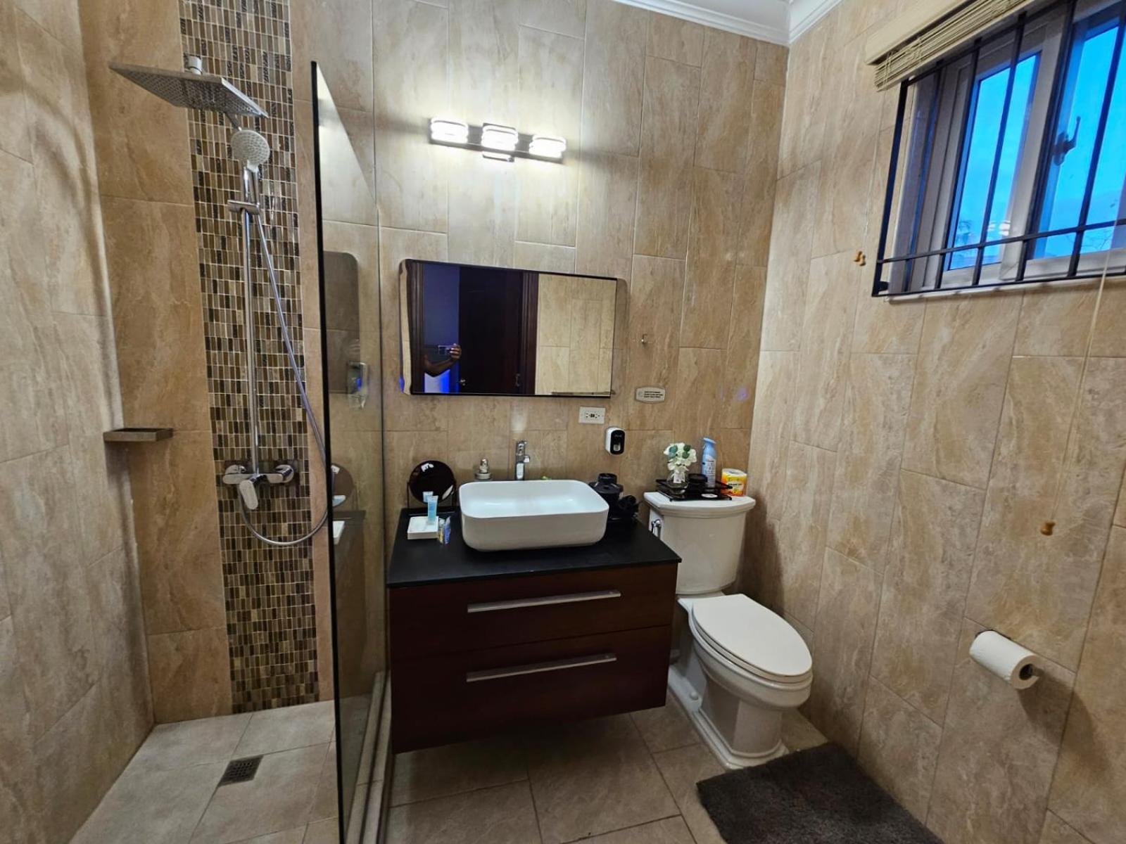 Paradise Haven At Hamptons - -Across From Ac Marriot Hotel Kingston Exterior foto